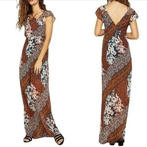 NWT BCBGeneration Floral Flutter Sleeve Maxi Dress